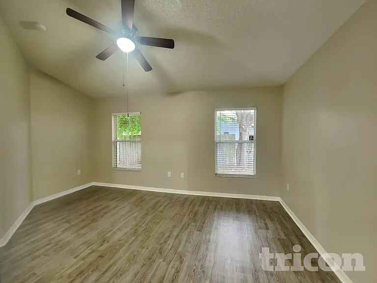 11759 Lynmoor Dr — Photo 10