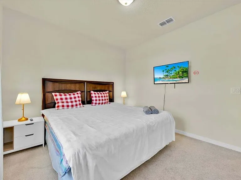 372A Pacific Ln — Photo 5