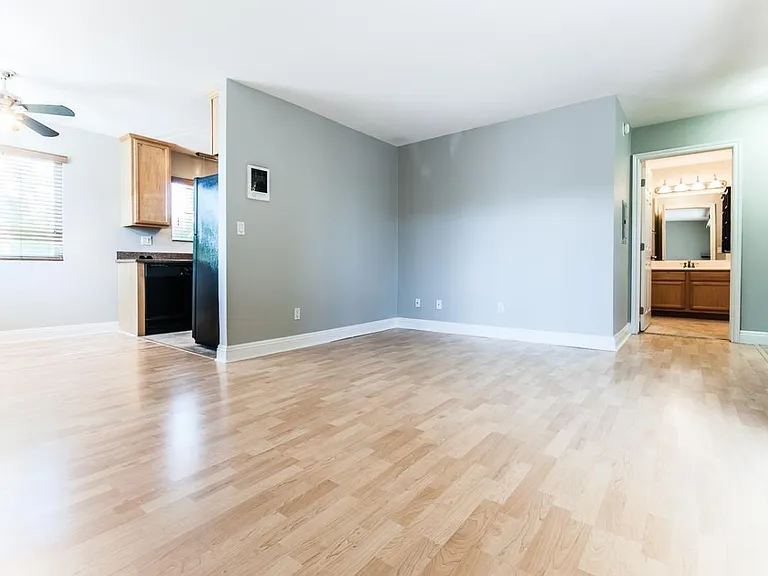 3535 Madison Ave #124 — Photo 3