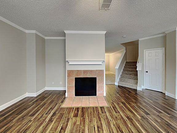 4th image of 212 Lincoln Ln