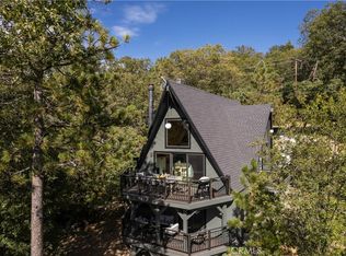 1340 Yosemite Dr, Lake Arrowhead, CA 92352