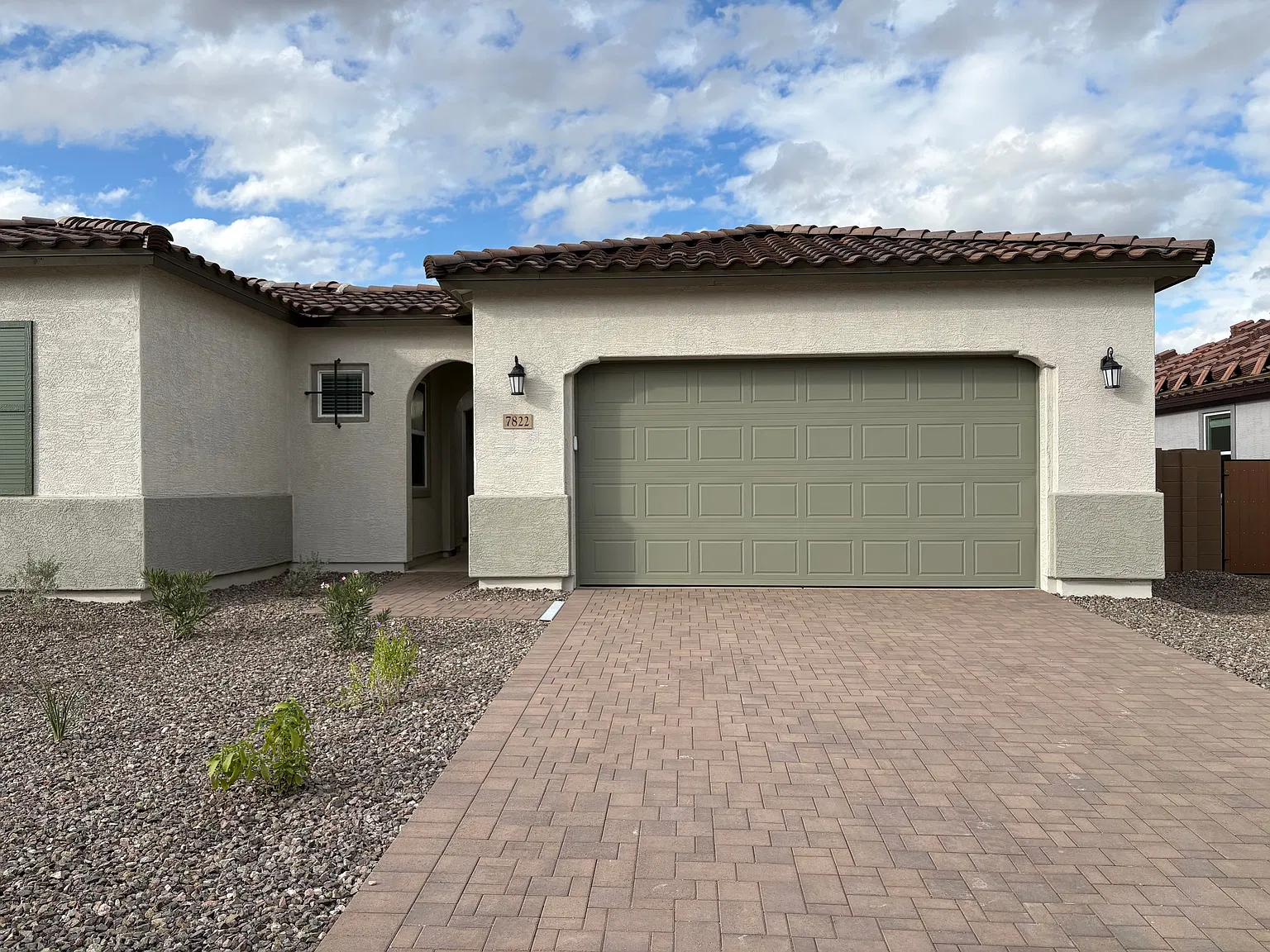 4 bed, 2375 sqft, $2,950 — Photo 2
