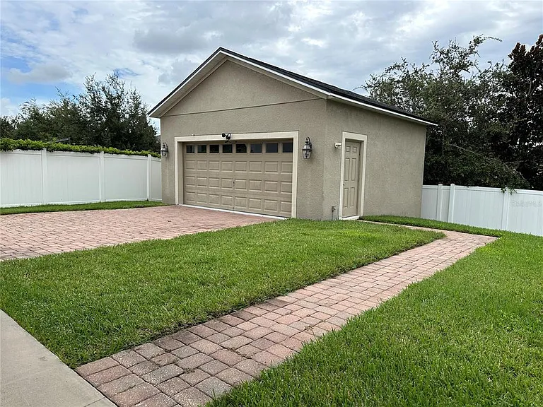 15168 Evergreen Oak Loop — Photo 2