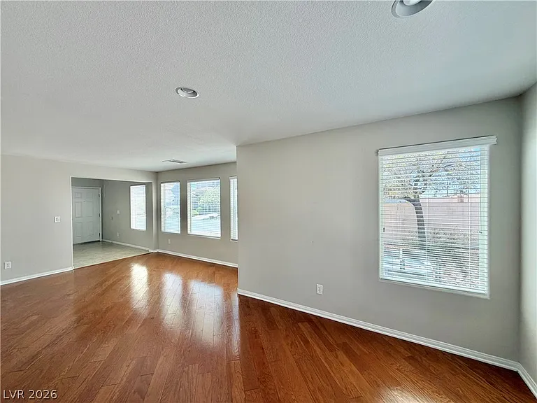 6435 Sean Creek St — Photo 5