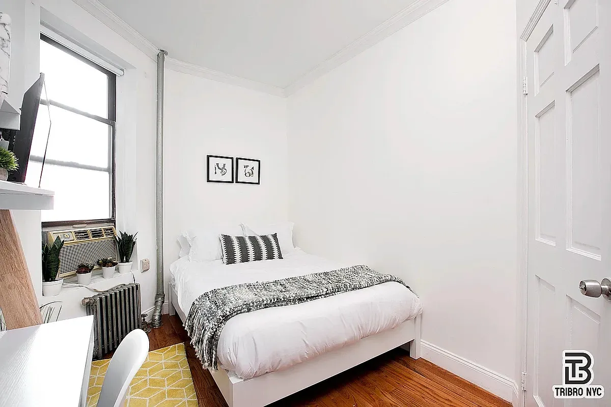 Building Photo - 150 E 105th St #1C