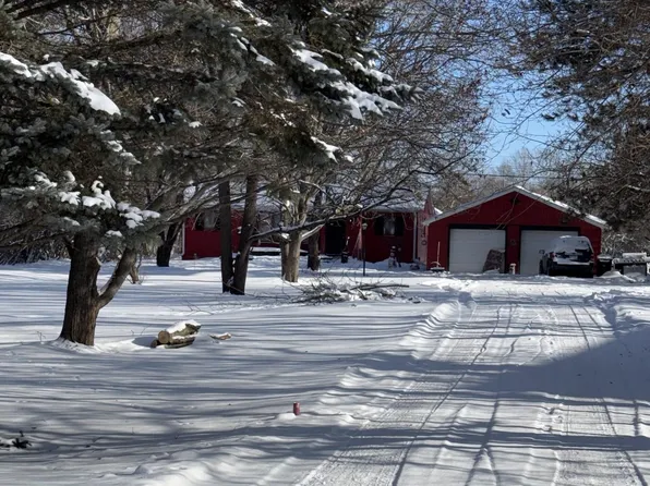201 Beechwood Ave N, Braham, MN 55006