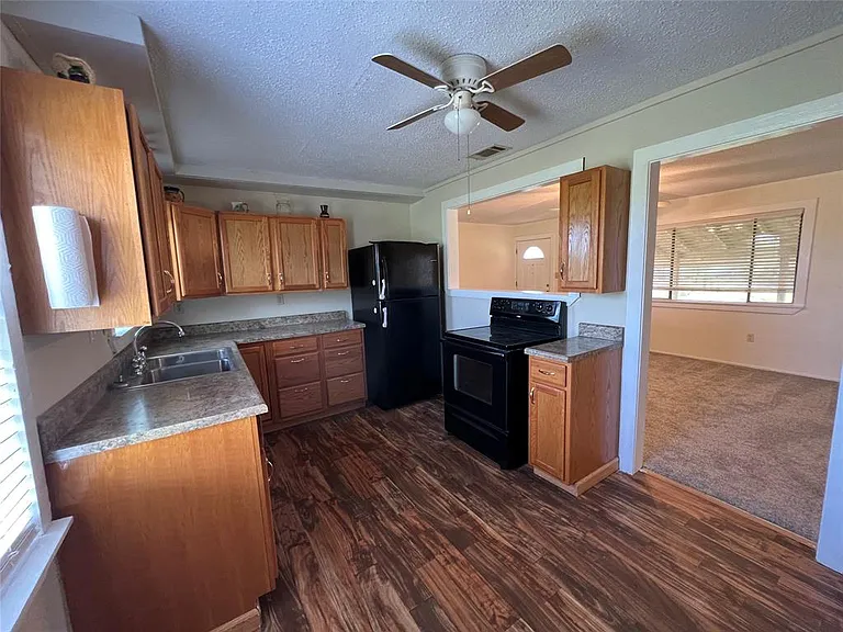 2528 Private Road 5101 — Photo 28