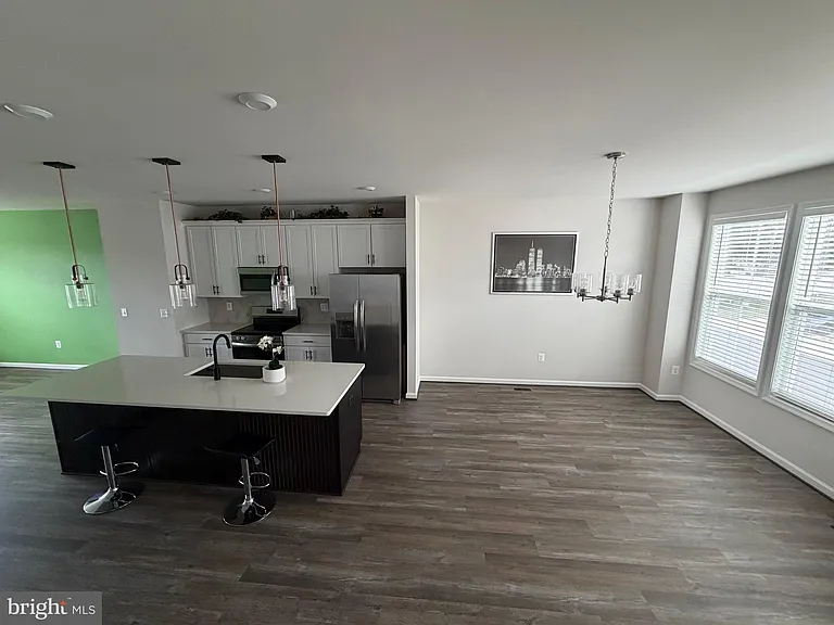 4105 Bolton Ct — Photo 9