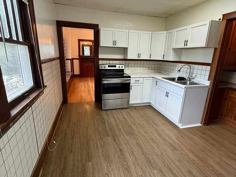 535 W 17th St #1 — Photo 12