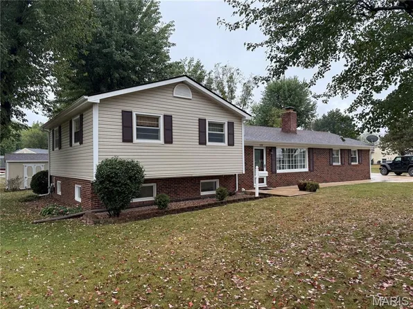 120 Julie Ct, Montgomery City, MO 63361