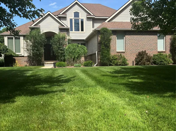 6541 E Ridge Ct, Brighton, MI 48116