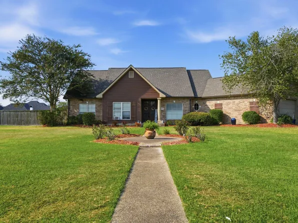 1670 N Woodland Forest Dr, Lake Charles, LA 70611