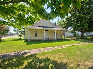 504 SW 1st St, Checotah, OK 74426