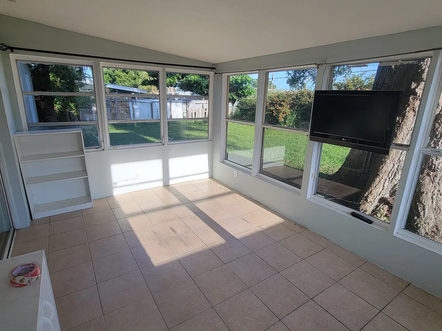 3 bed, 1000 sqft, $1,400 — Photo 4