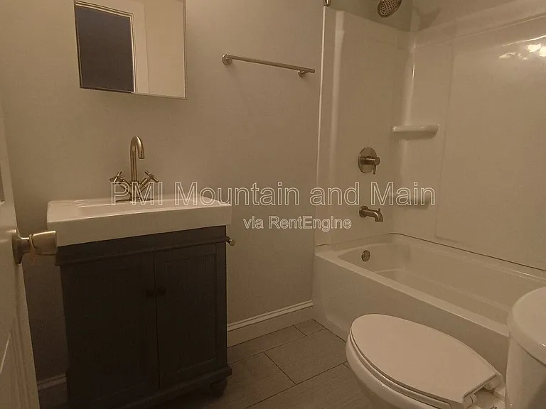617 Brookshire St #B — Photo 28