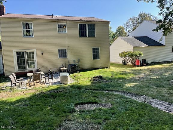 2nd image of 908 Laurel Glens Dr
