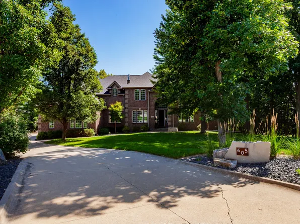 605 Oakwood Pl, Polk City, IA 50226