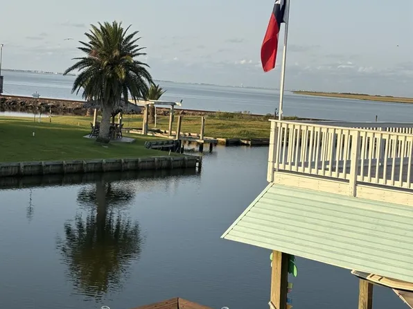 1255 Sailfish St, Bayou Vista, TX 77563