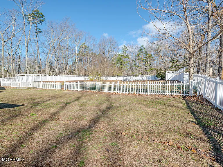 878 Green Valley Rd — Photo 26