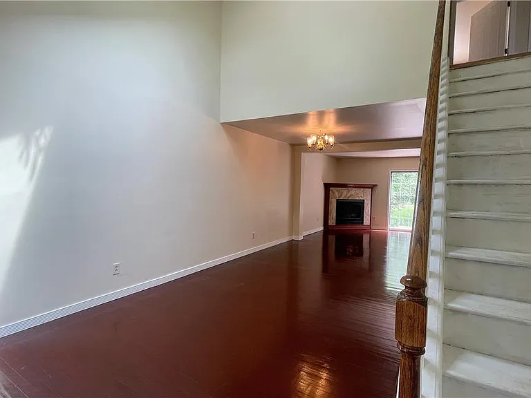 475 Celandine Dr — Photo 2