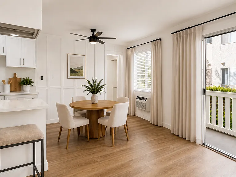 Villa La Paloma Apartments | 7722 Reseda Blvd — Photo 18