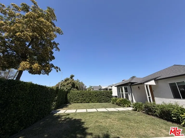 1768 S Fairfax Ave — Photo 5