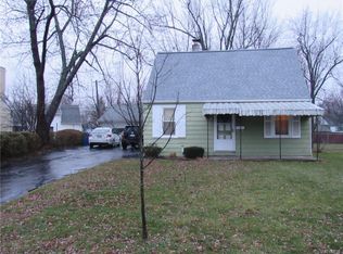 6 Elm Cir, Amherst, NY 14226