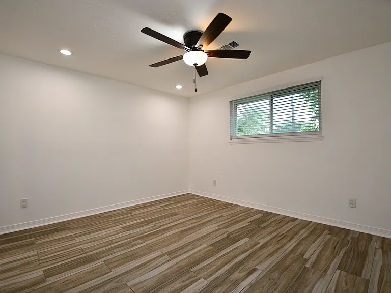 5951 Beaudry Dr — Photo 34