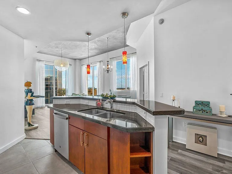 300 S Australian Ave #1605 — Photo 9