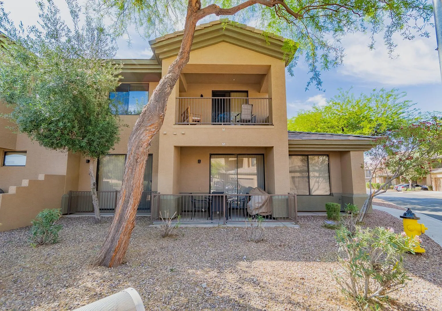 2 bed, 2.0 bath, 1244 sqft, $2,100 — Photo 3