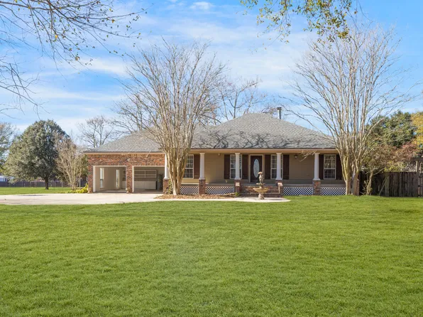 406 Carmen Dr, Arnaudville, LA 70512