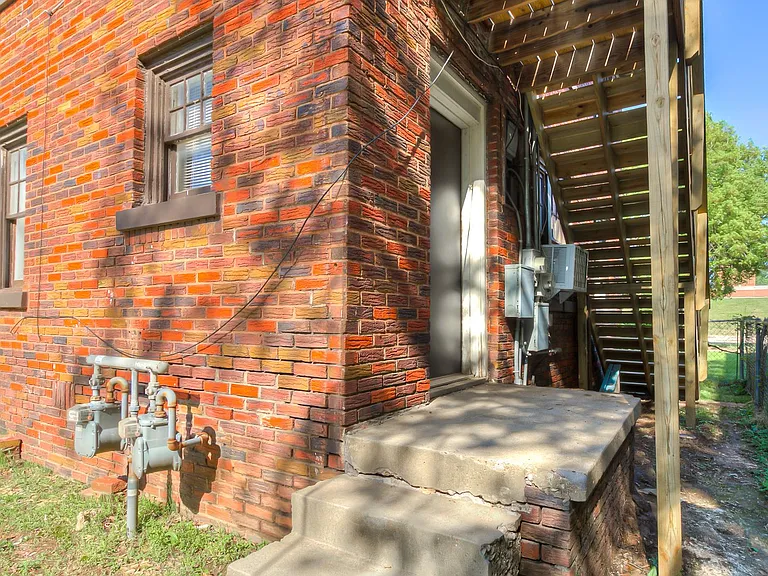 1300 NW 15th St — Photo 37