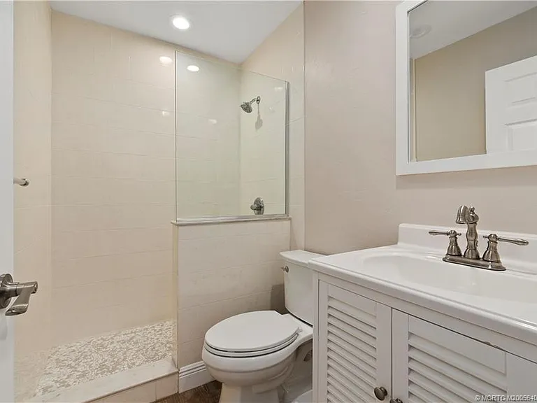 53 N Sewalls Point Rd — Photo 29