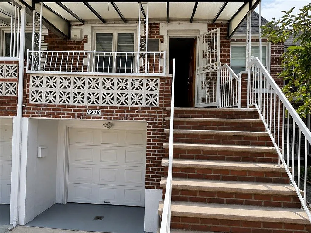 2 bed, 1.0 bath, 980 sqft, $2,950 — Photo 2