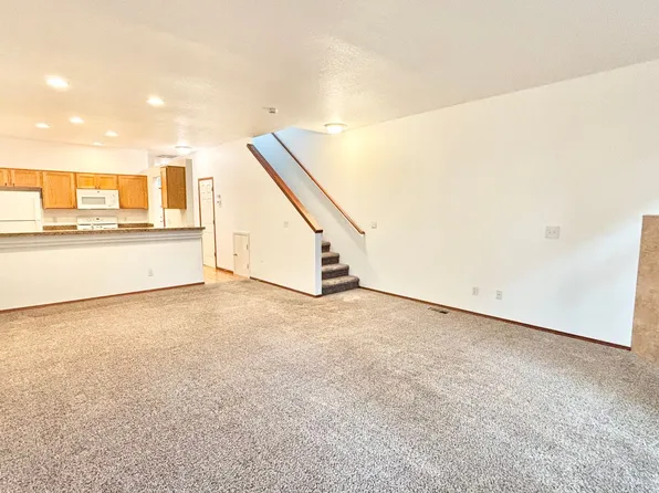 T0611, 512-528 S Nebraska St #516, Portland, OR 97239