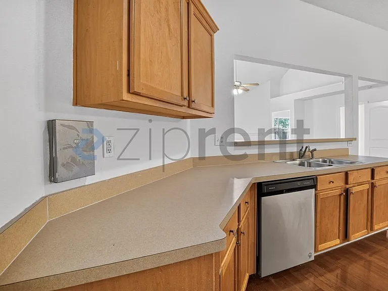 2882 Newtons Crest Cir — Photo 16