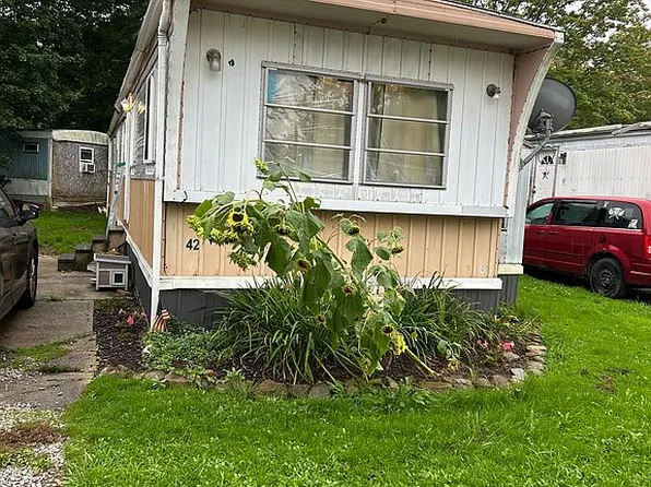 1600 Lenox New Lyme Rd Trailer 42, Jefferson, OH 44047