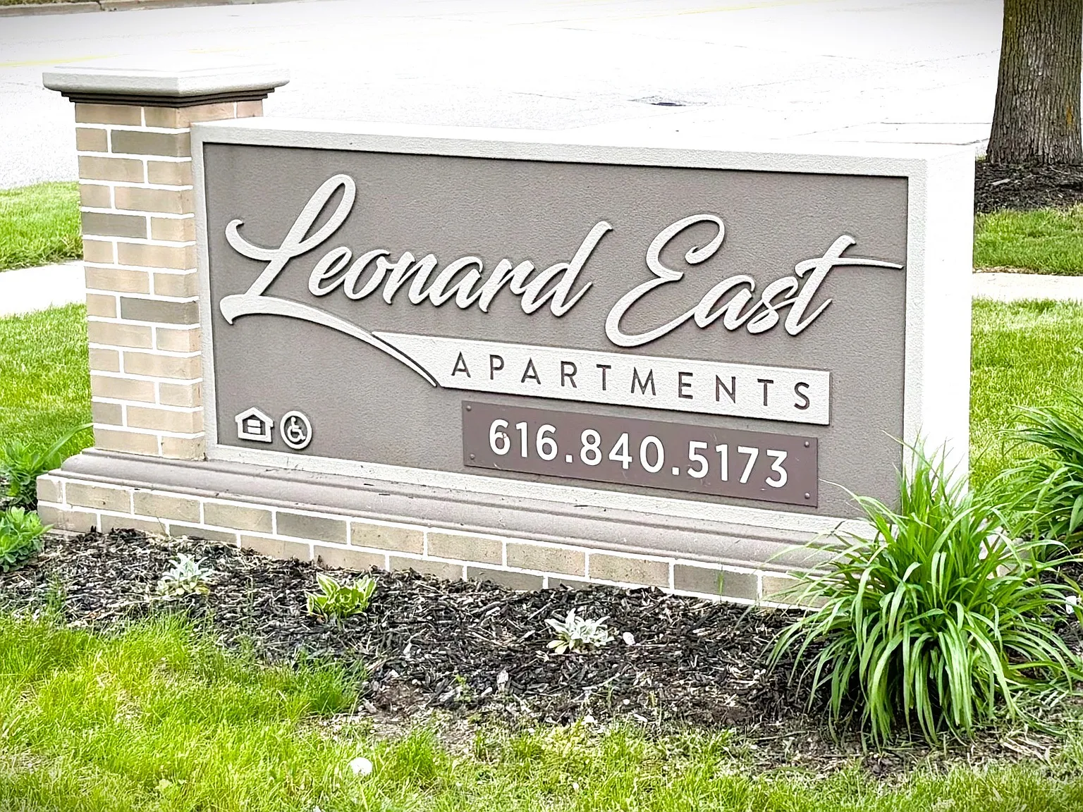 Leonard East Apartments Immediate Move In — Photo 1