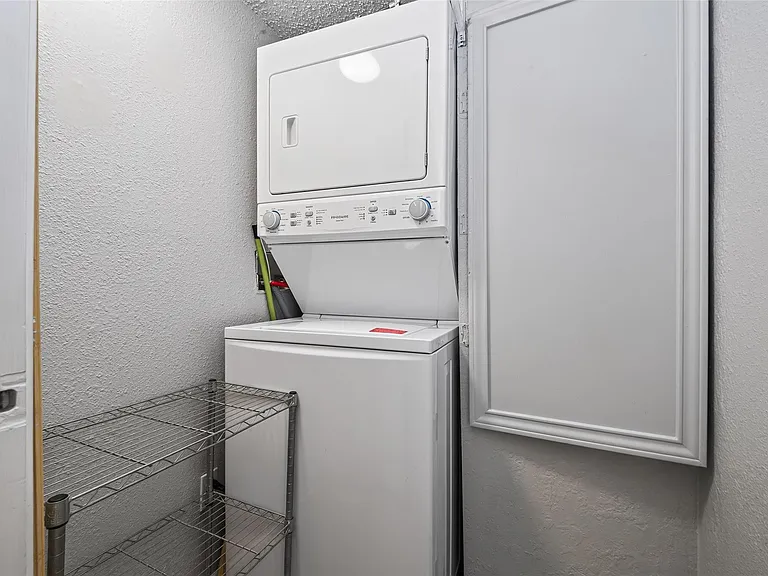 1404 Welch St #7 — Photo 19