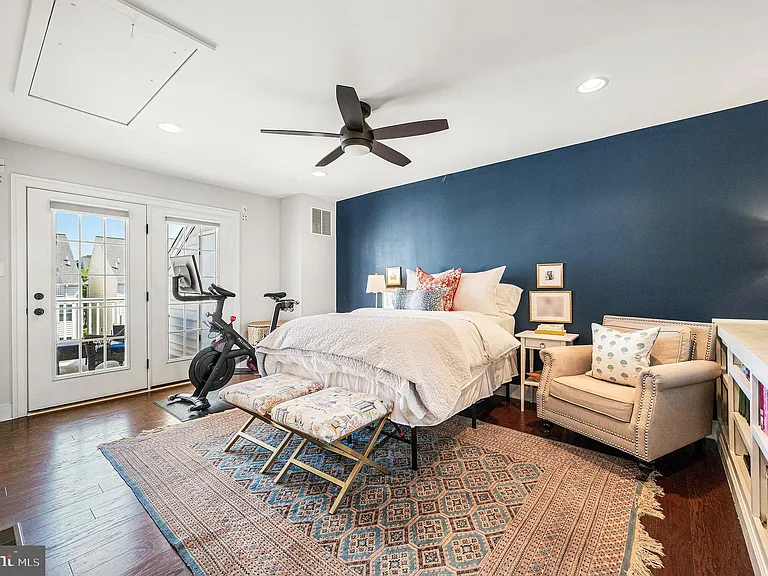 625 W Mulberry St — Photo 26