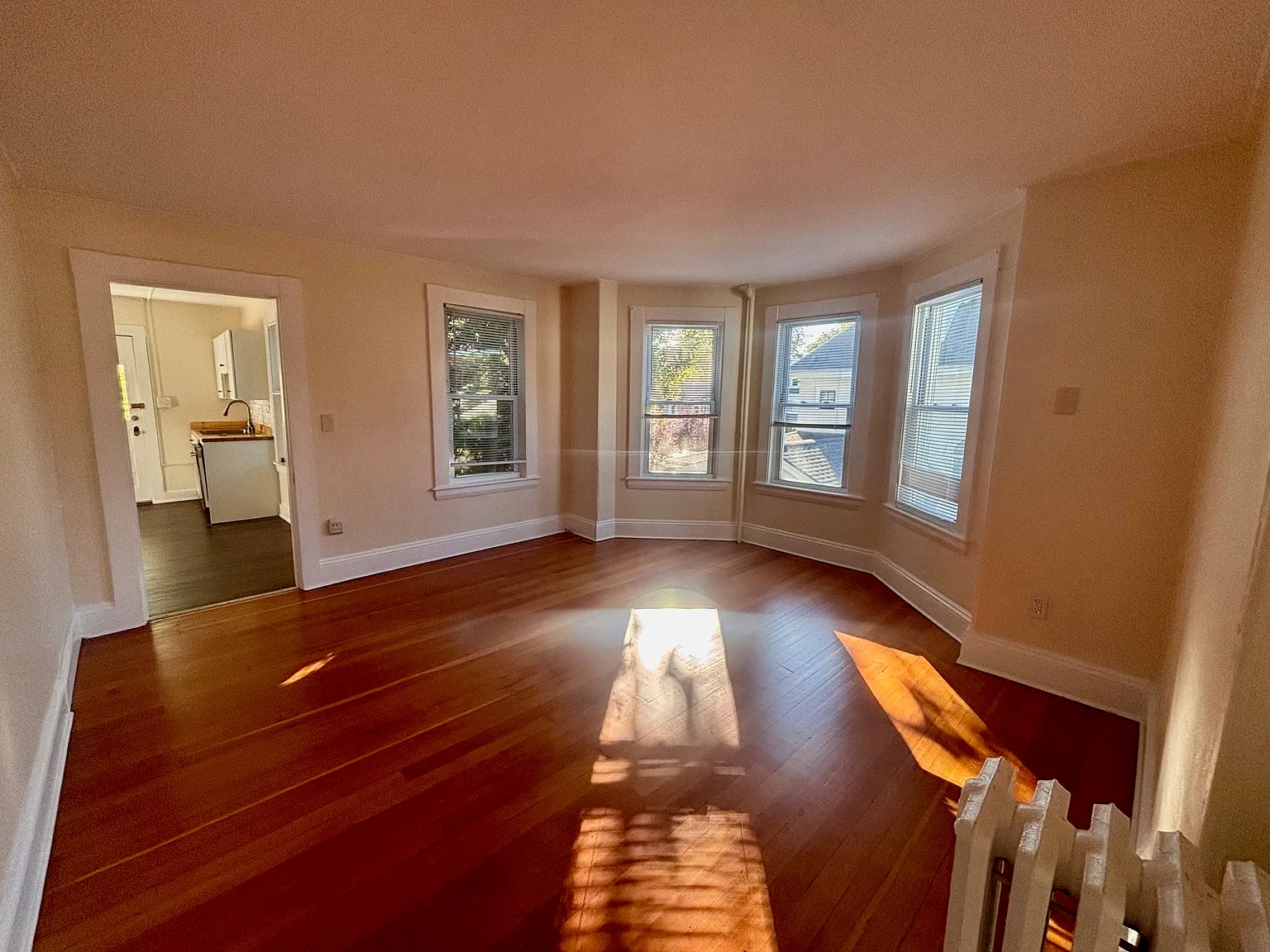 2 bed, 900 sqft, $2,900 — Photo 4