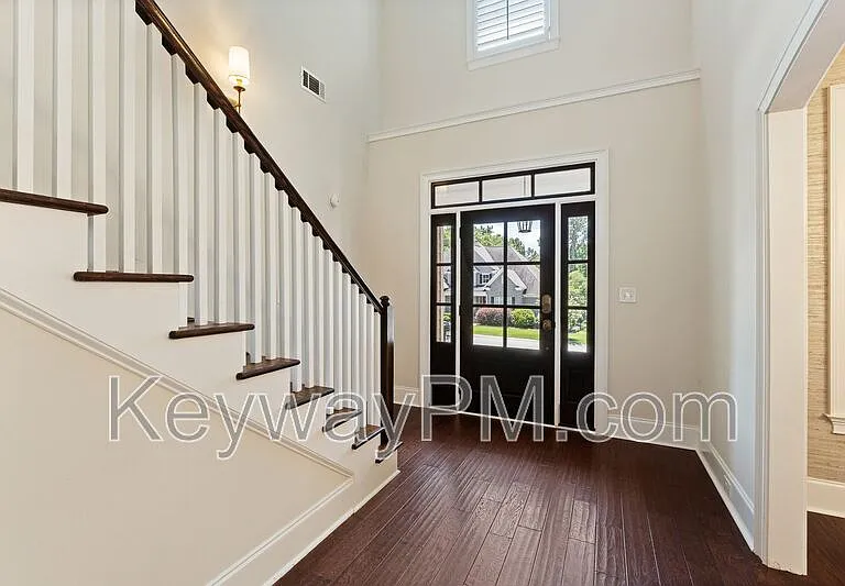 232 Dixon Ct — Photo 4