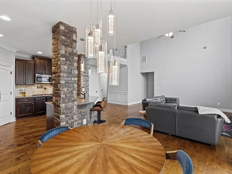1016 Highgrass Ct — Photo 10