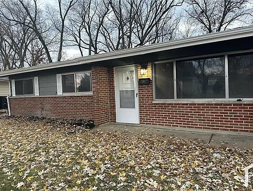 3 bed, $1,800 — Photo 2