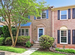 9025 Blarney Stone Dr, Springfield, VA 22152