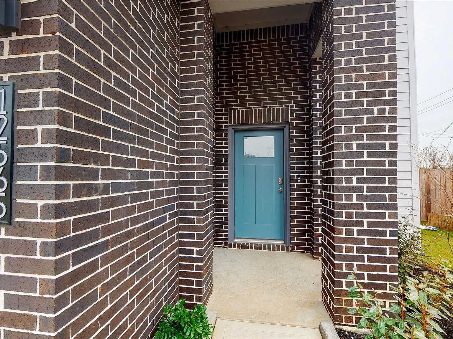4 bed, 2.5 bath, 2332 sqft, $2,750 — Photo 4