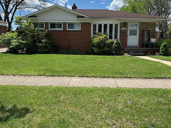 2nd image of 2908 Norwood Dr