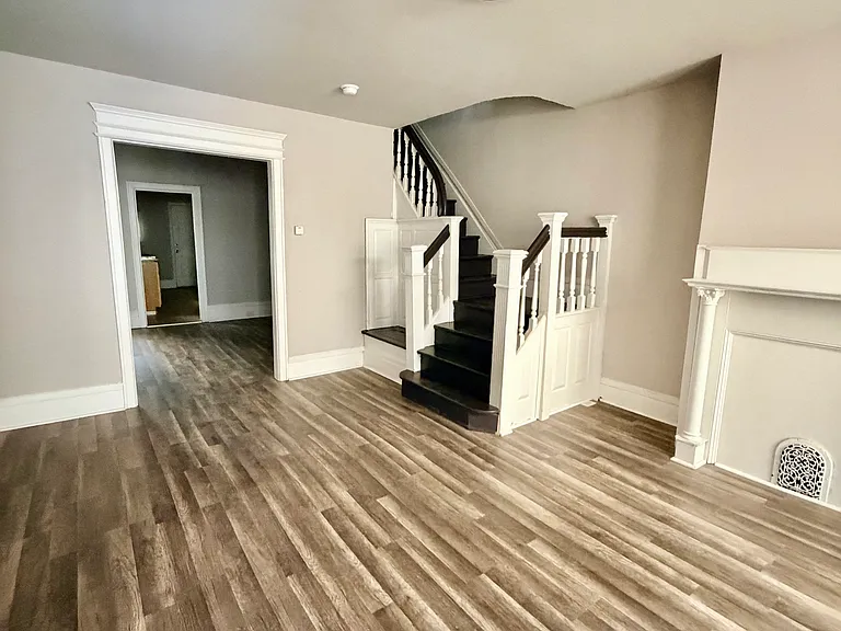 27 N Edgewood St — Photo 2