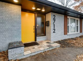 2712 E Southern Hills Blvd, Springfield, MO 65804