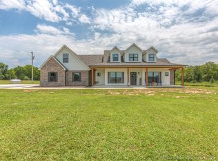 27592 E 750th Rd, Wagoner, OK 74467